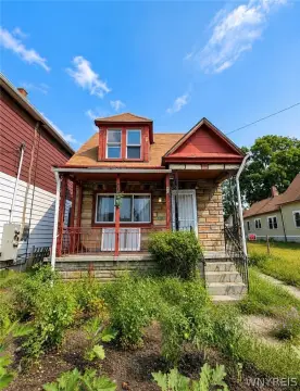 Two-Unit Duplex with Vacant Front