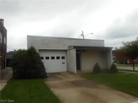 Freestanding Flex Building