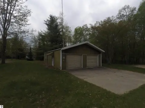 Cadillac Vacant Lot with Outbuilding