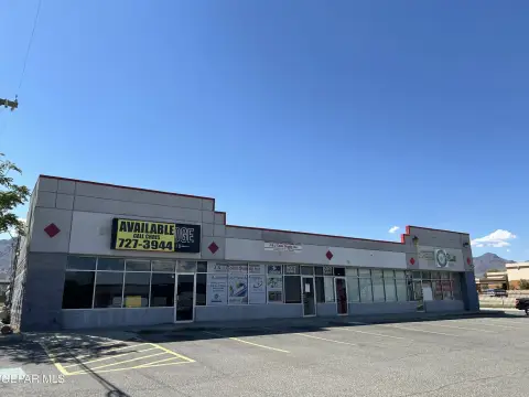 Retail Strip in El Paso