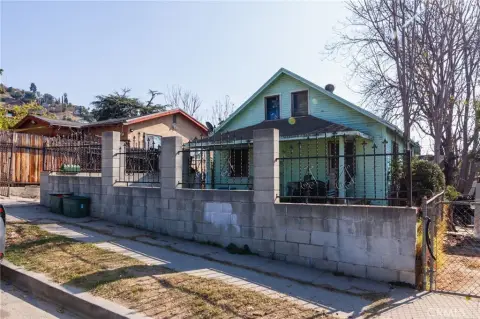 Craftsman Bungalow Duplex in Los Angeles