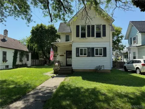 Two-Unit Duplex with Deep Lot