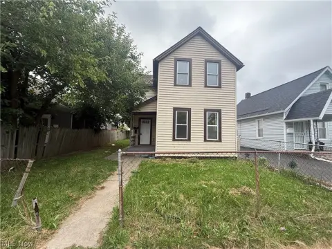 Duplex with Public Utilities