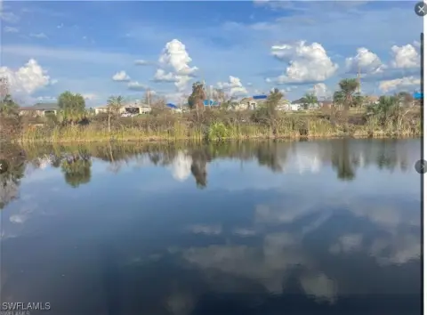 Waterfront Residential Lot in Cape Coral