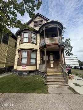 Updated 4-Unit Quadplex