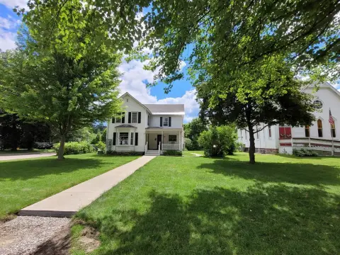 Mixed-Use Property with Apartment
