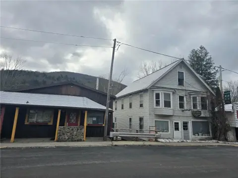 Mixed-Use Historic Building with Apartments