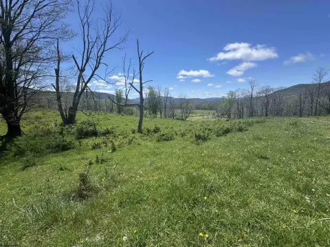 26 Acres Mountain Retreat, Dryfork