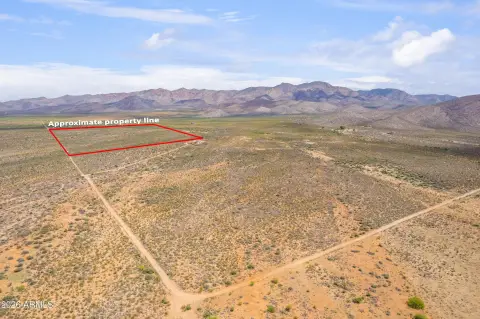 Expansive Land Parcel in Bisbee