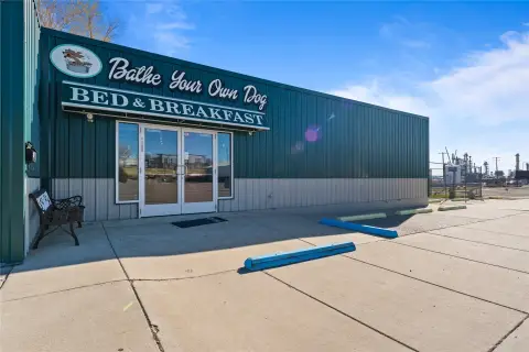 Pet Services Storefront