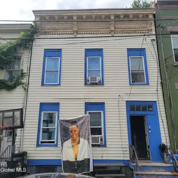 Two-Unit Duplex with Built-In Features
