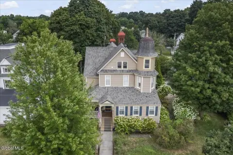 Updated Six-Bedroom Bed and Breakfast