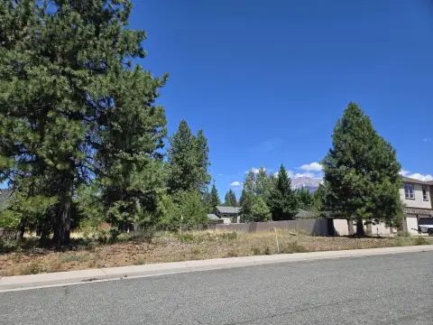 Mt. Shasta Resort Lot