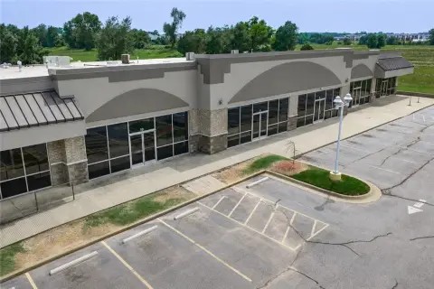 High-Visibility Retail/Office Suite