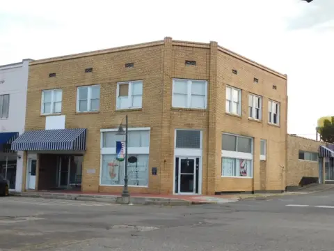 Mixed-Use Building in Springhill, LA