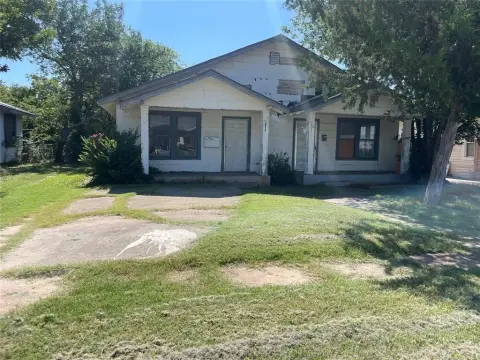 Wichita Falls Triplex with Potential