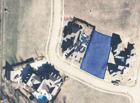 Residential Land in Quiet Neighborhood