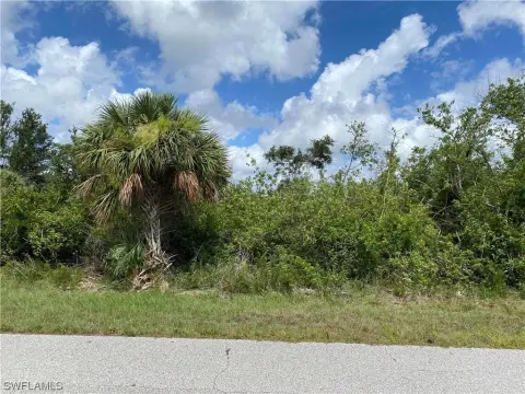 Port Charlotte Canal Lot