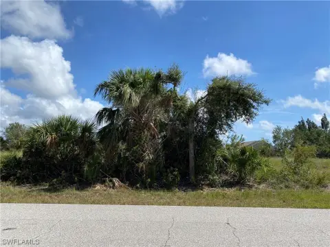 Port Charlotte Canal Lot