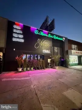 Prime Retail Location on Castor