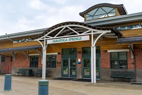 Retail Space in Train Station