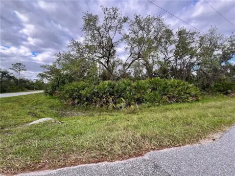 Corner Lot in Port Charlotte