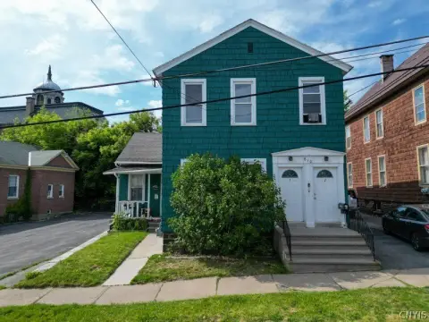 Two-Unit Multifamily Residence