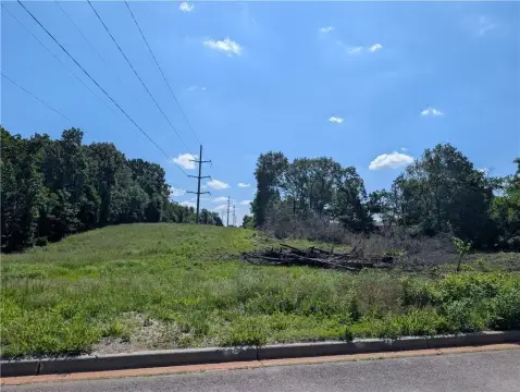 10 Acres in Knob Noster
