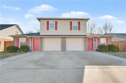 Remodeled Duplex Near Downtown Bentonville