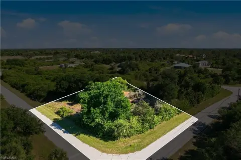 Port Charlotte Corner Lot Opportunity