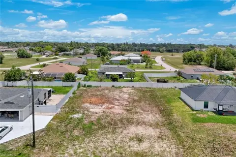 Residential Land in Cape Coral
