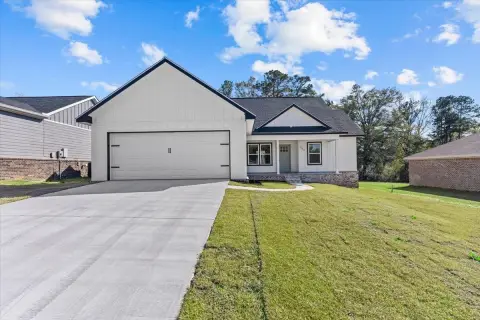 Modern Farmhouse in Ozark, AL