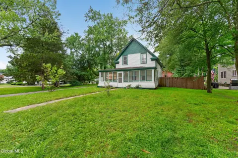 Vacant Duplex with Barn