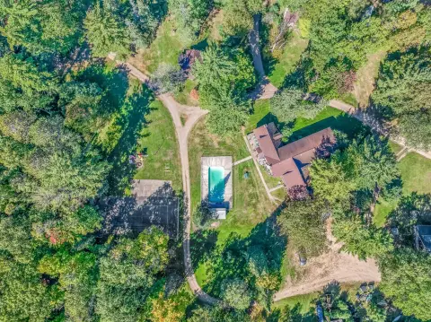 Lakefront Resort With Seasonal Cabins