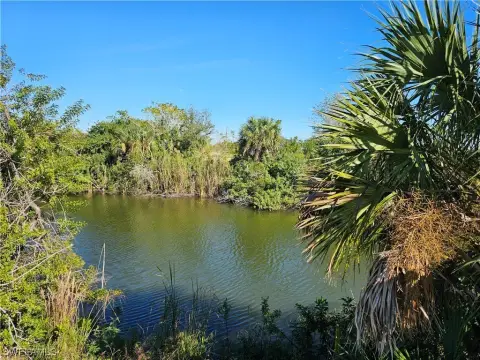Waterfront Lot in Cape Coral