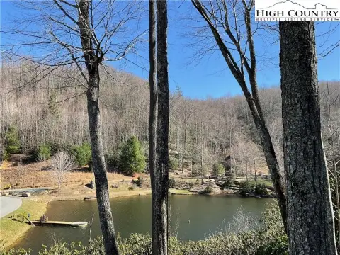 Waterfront Land in Elk Park