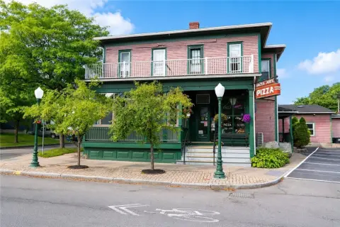 Mixed-Use Restaurant and Apartments