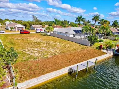 Waterfront Homesite in Cape Coral
