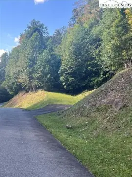 Land with Breathtaking Mountain Views