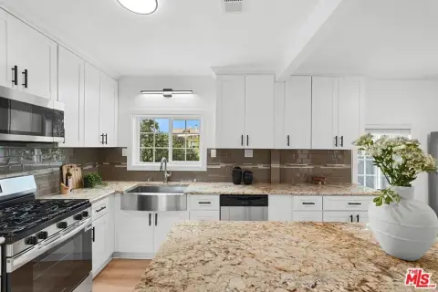 MULTI_FAMILY - Los Angeles, CA