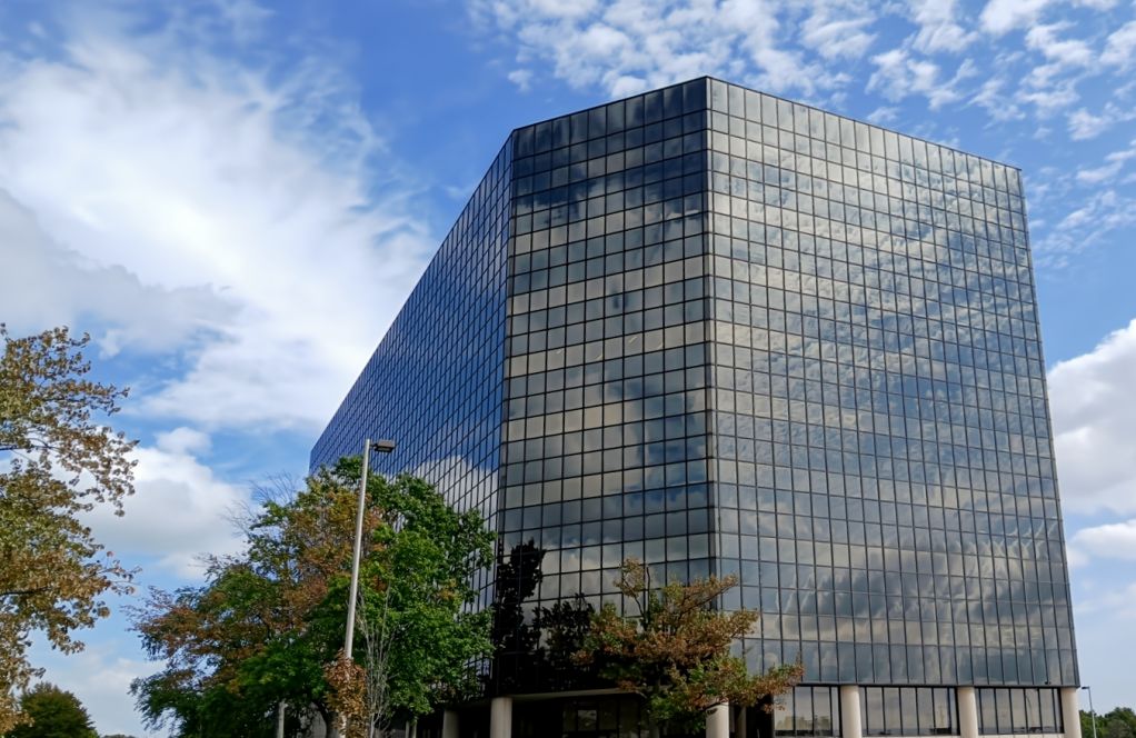 NJ, Edison - Fieldcrest Avenue