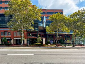 MD, Bethesda - Wisconsin Ave