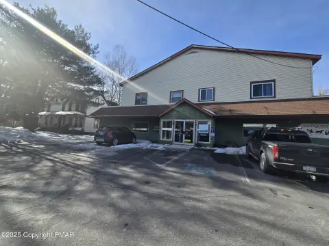 COMMERCIAL - Cresco, PA