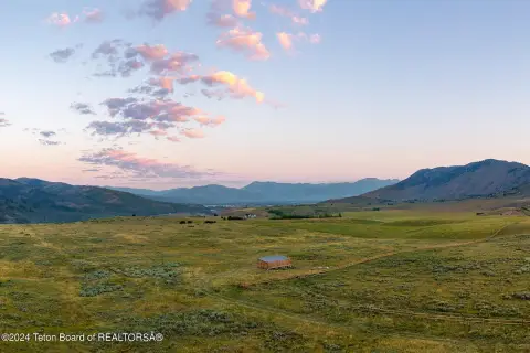 LAND - Jackson, WY