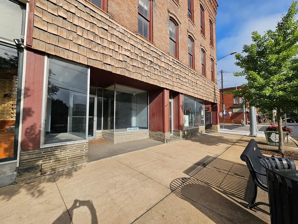 Prime Commercial Space Available