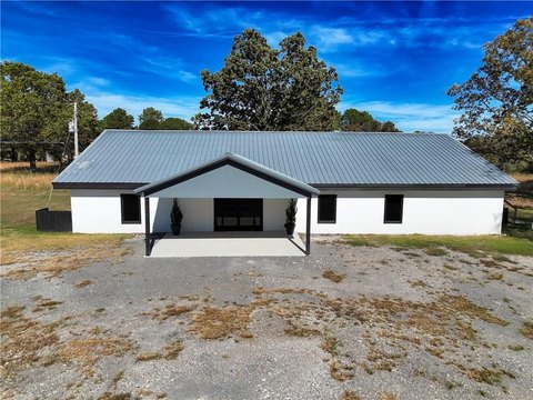 Remodeled Venue on Prime Acres