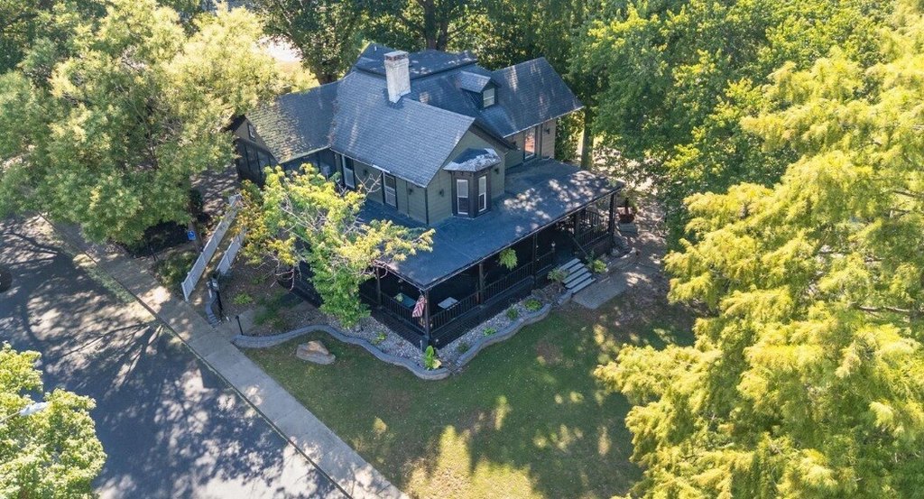 4 S 1St St S, Denton, MD 21629
