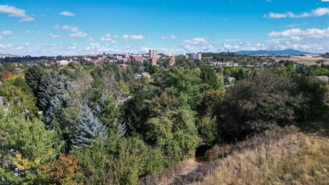 Pullman Land with Panoramic Views