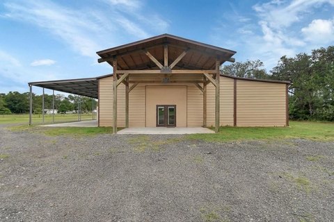 Horse & Equestrian Property with Workshops