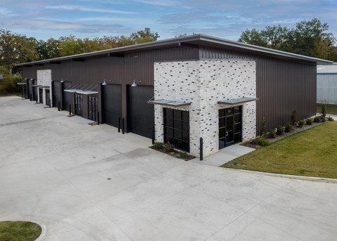 Retail Flex Suites with Overhead Doors